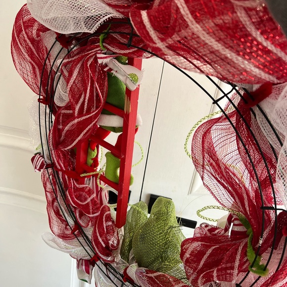 Festive Red and Green Holiday Wreath with Elf - Picture 5 of 5